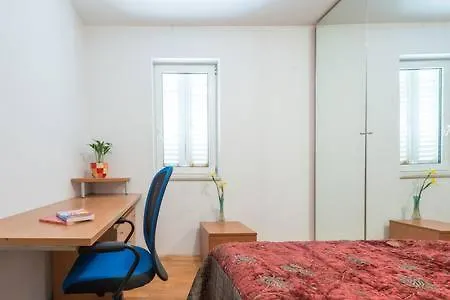 2 Bdrm Apartment