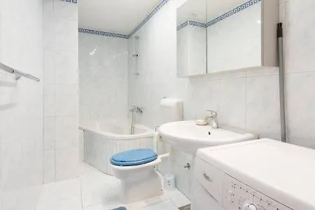 2 Bdrm Апартаменты *
